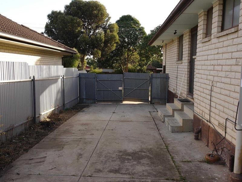 6 McFarlane Crescent, Valley View SA 5093