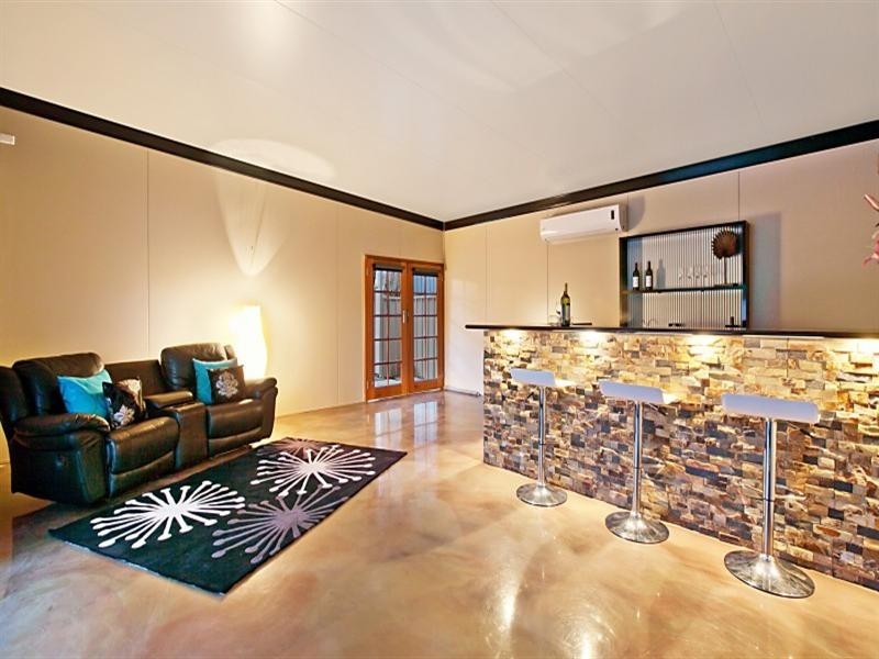 4 Hobart Crescent, Banksia Park SA 5091