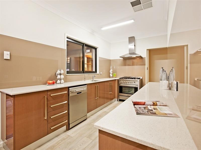 4 Hobart Crescent, Banksia Park SA 5091