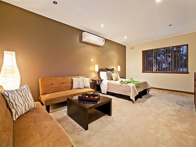 4 Hobart Crescent, Banksia Park SA 5091