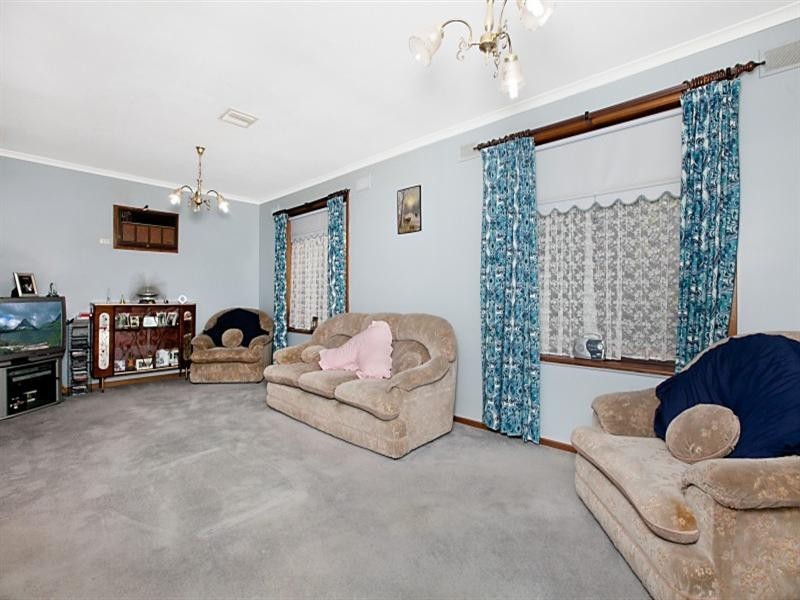 11 Carnarvon Avenue, Redwood Park SA 5097