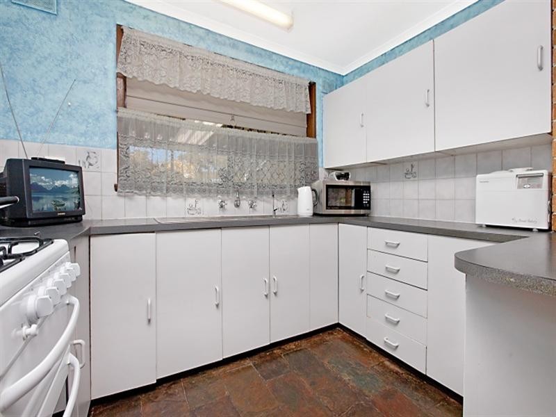 11 Carnarvon Avenue, Redwood Park SA 5097