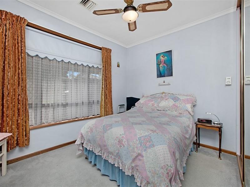 11 Carnarvon Avenue, Redwood Park SA 5097