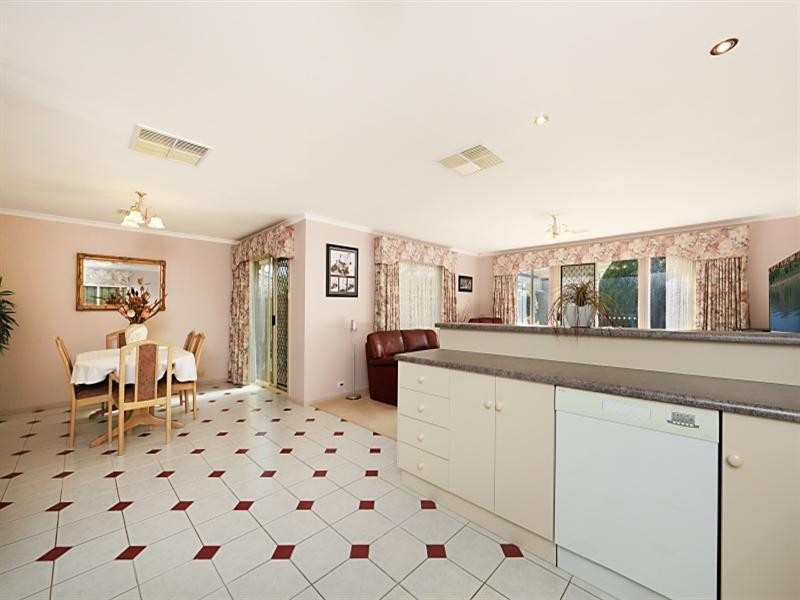 10 Candlebark Grove, Greenwith SA 5125