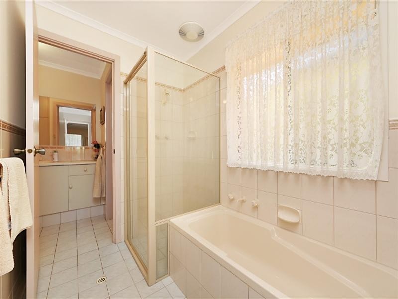 10 Candlebark Grove, Greenwith SA 5125