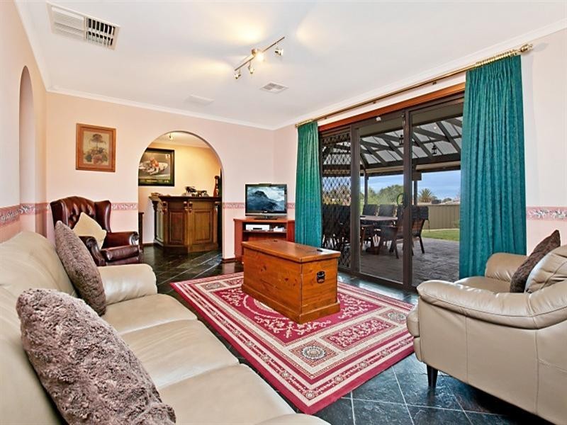 303 Grenfell Road, Redwood Park SA 5097