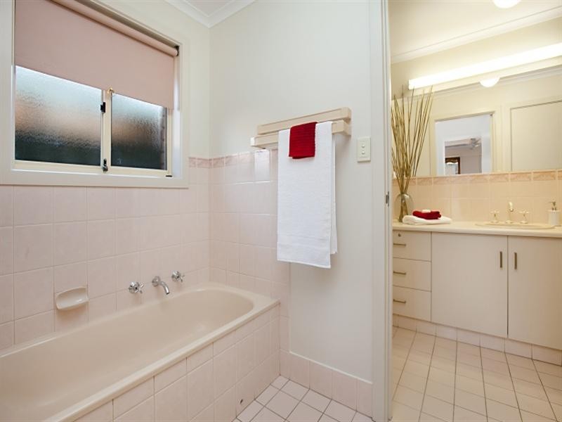 25 Kirkby Circuit, Greenacres SA 5086