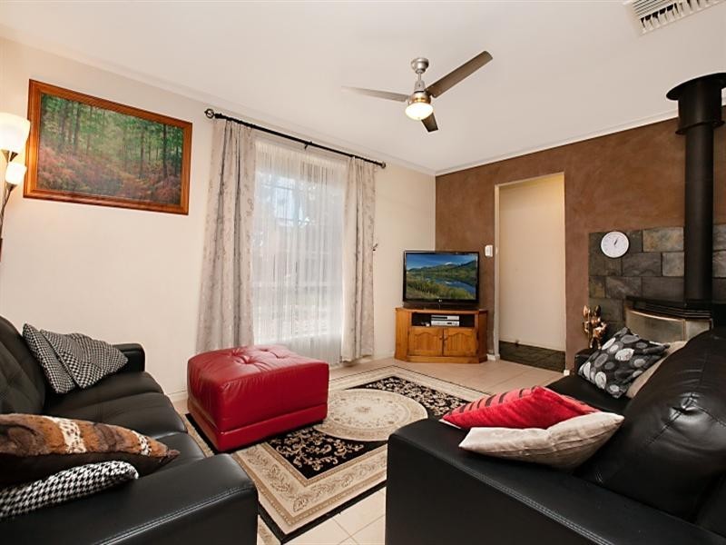 10 Dash Avenue, Burton SA 5110