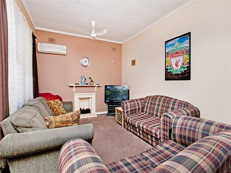 17 Longleat Road, Elizabeth Vale SA 5112