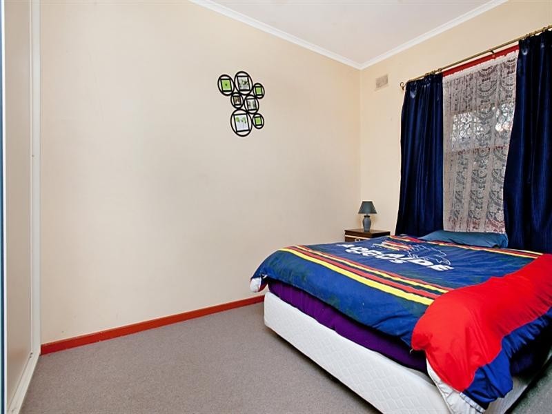 17 Longleat Road, Elizabeth Vale SA 5112