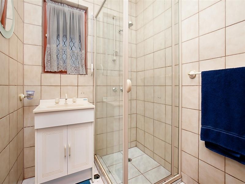 17 Longleat Road, Elizabeth Vale SA 5112