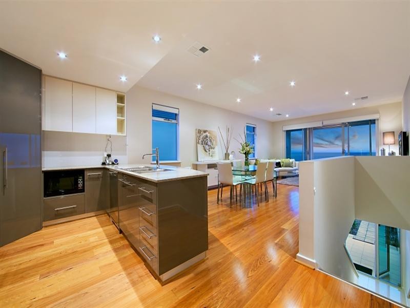 3/117 Esplanade, Henley Beach South SA 5022