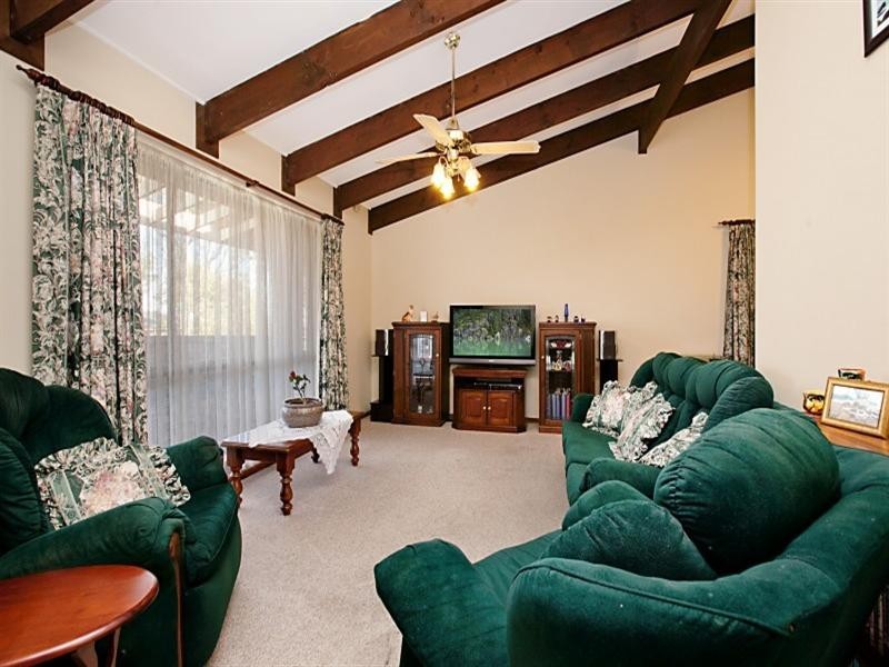 18 Mary-Alice Drive, Para Hills SA 5096