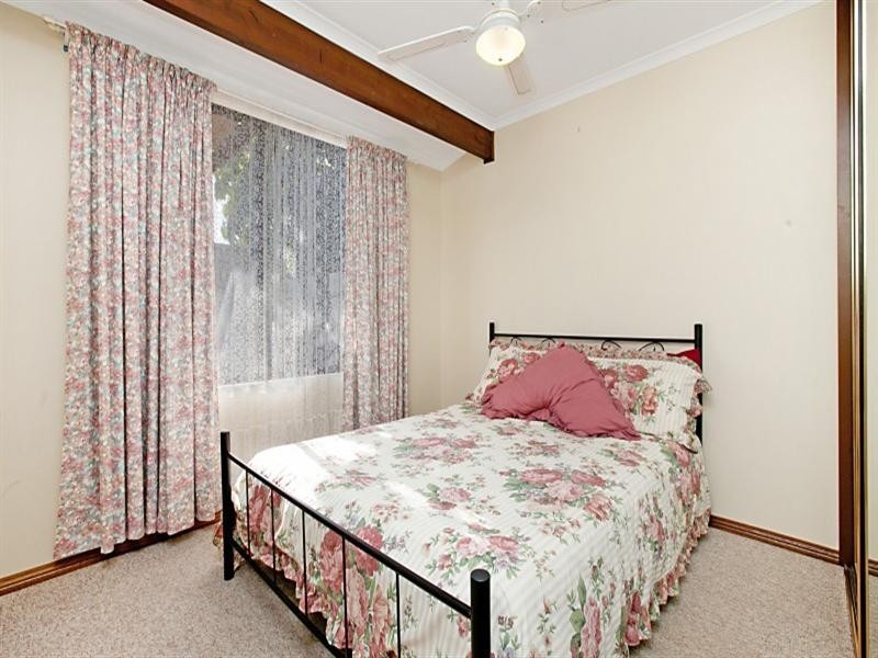 18 Mary-Alice Drive, Para Hills SA 5096