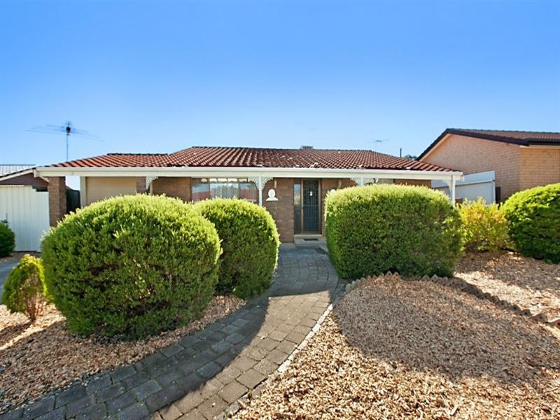 18 Mary-Alice Drive, Para Hills SA 5096