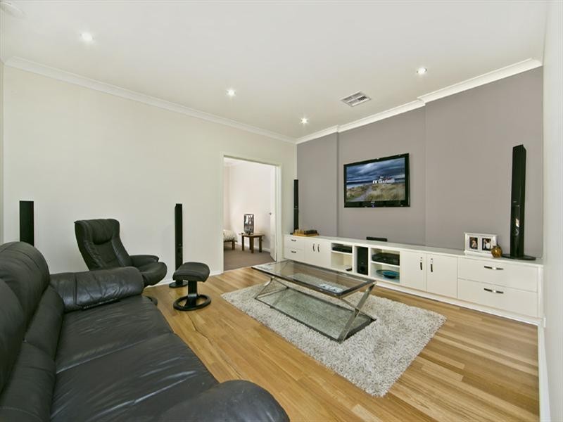 15 Hallett Road, Golden Grove SA 5125