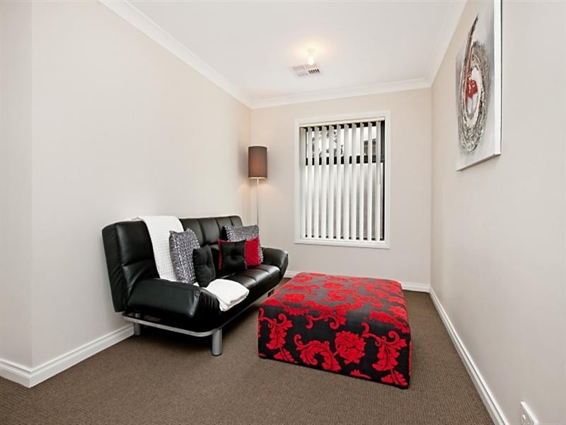 174 Brougham Drive, Valley View SA 5093