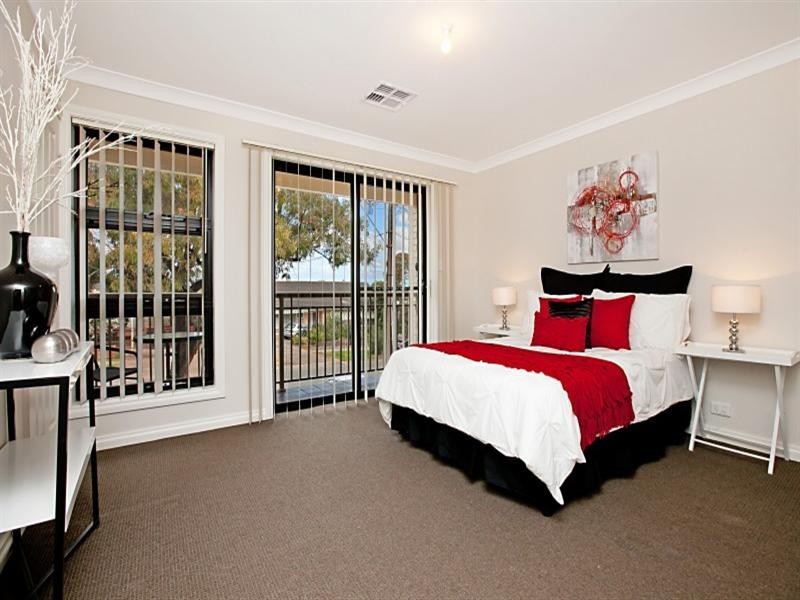 174 Brougham Drive, Valley View SA 5093