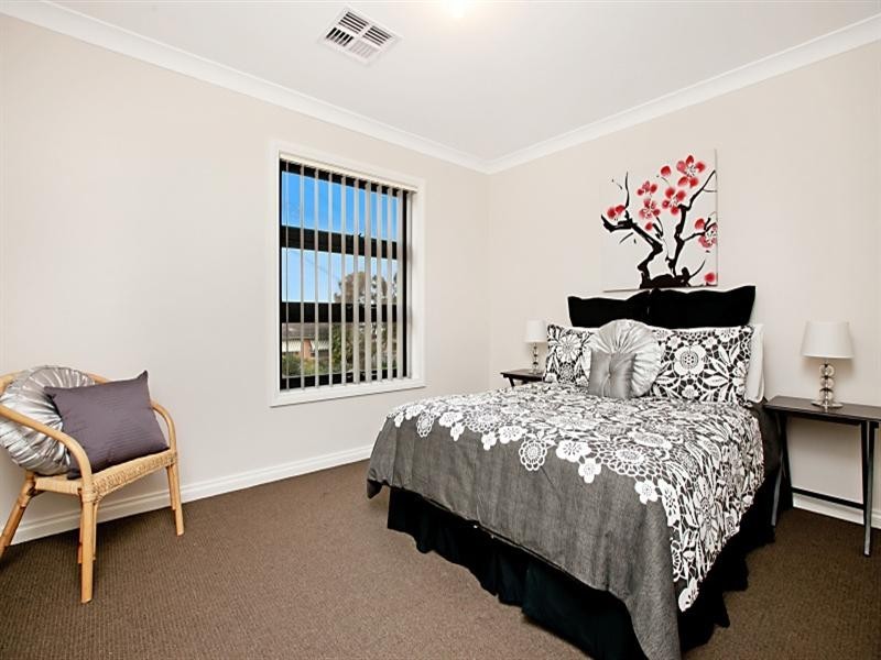 174 Brougham Drive, Valley View SA 5093