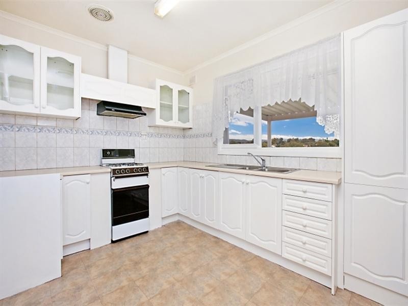 21 Kym Avenue, Valley View SA 5093