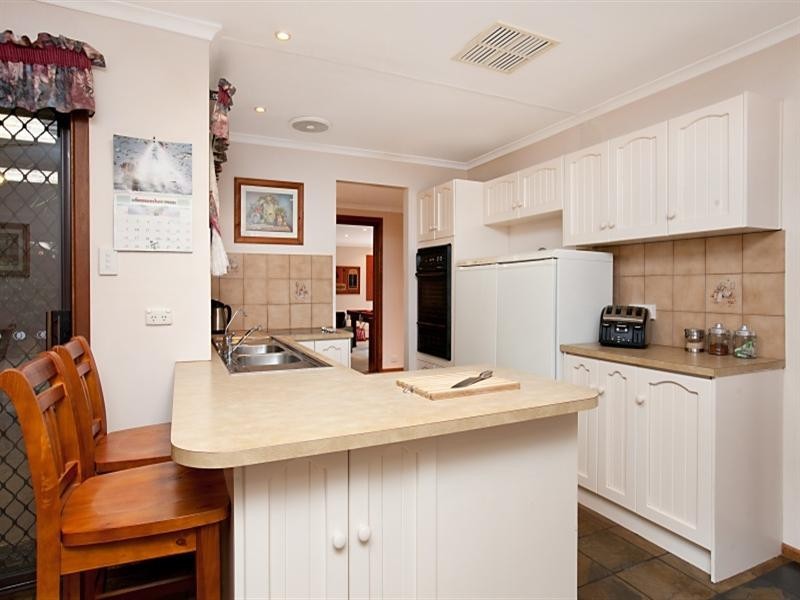 18 Whitlam Street, St Agnes SA 5097