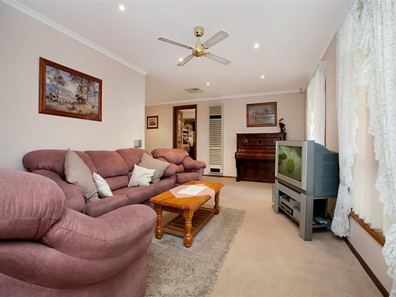 18 Whitlam Street, St Agnes SA 5097