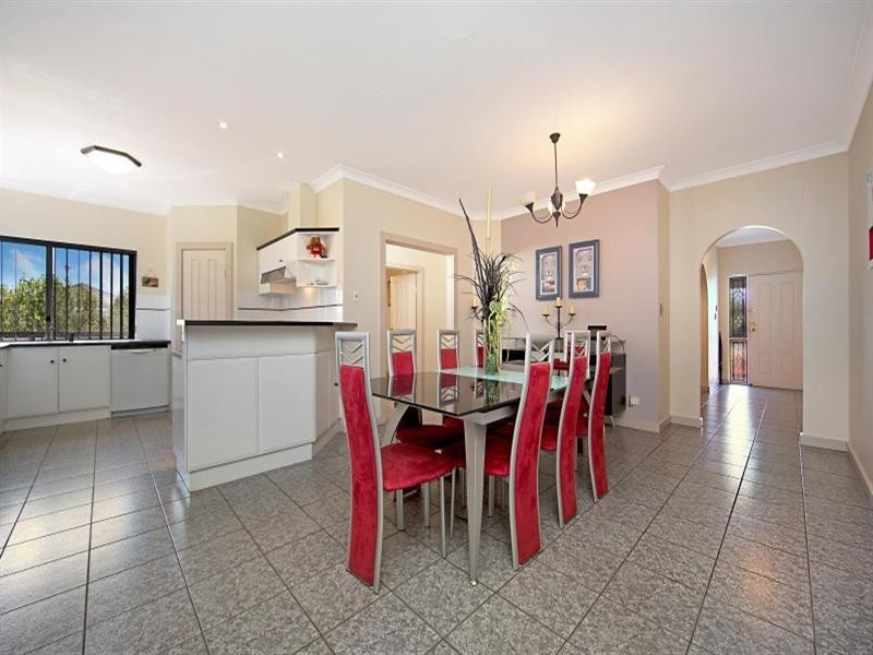 24 Holbrook Crescent, Greenwith SA 5125