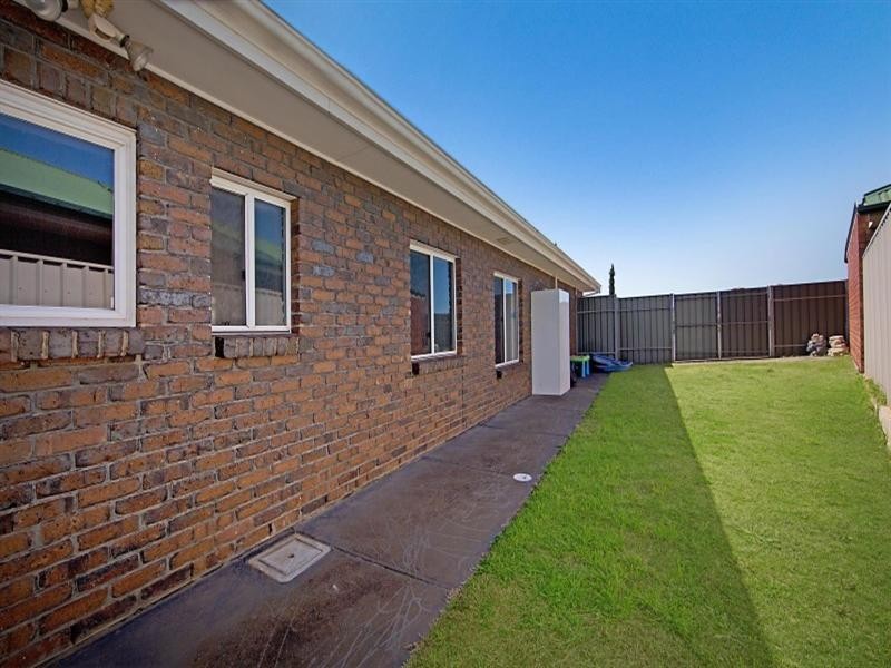 24 Holbrook Crescent, Greenwith SA 5125