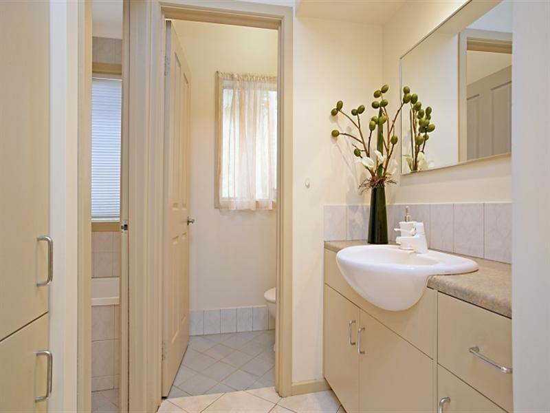 8 Lachlan Street, Greenwith SA 5125