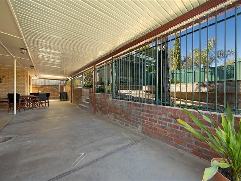 15 Flinders Avenue, Fairview Park SA 5126