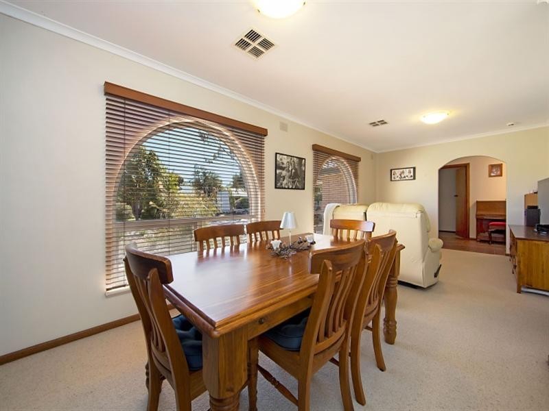 15 Flinders Avenue, Fairview Park SA 5126