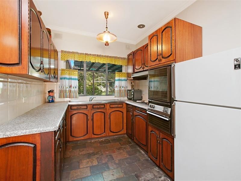 3 Carolan Crescent, Valley View SA 5093