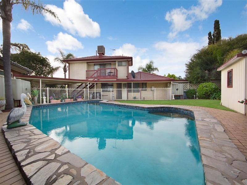 17 Loretta Street, Redwood Park SA 5097