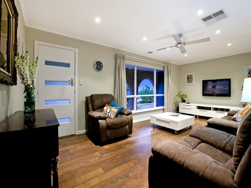 5 Opey Court, Para Vista SA 5093