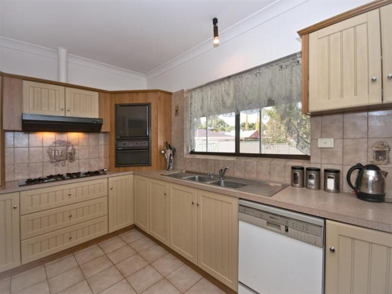 9 Quarry Road, Gulfview Heights SA 5096