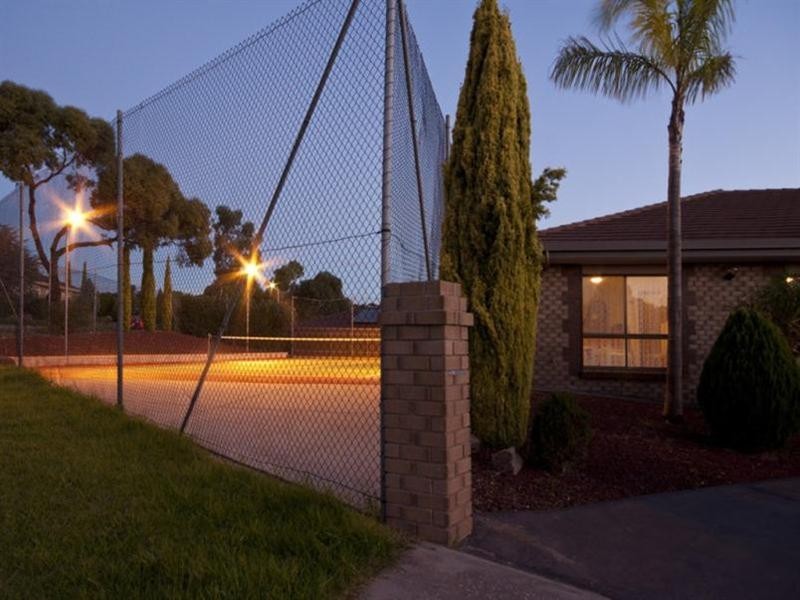 9 Quarry Road, Gulfview Heights SA 5096