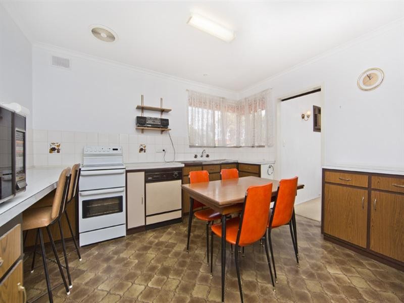 9 Rutherglen Avenue, Valley View SA 5093