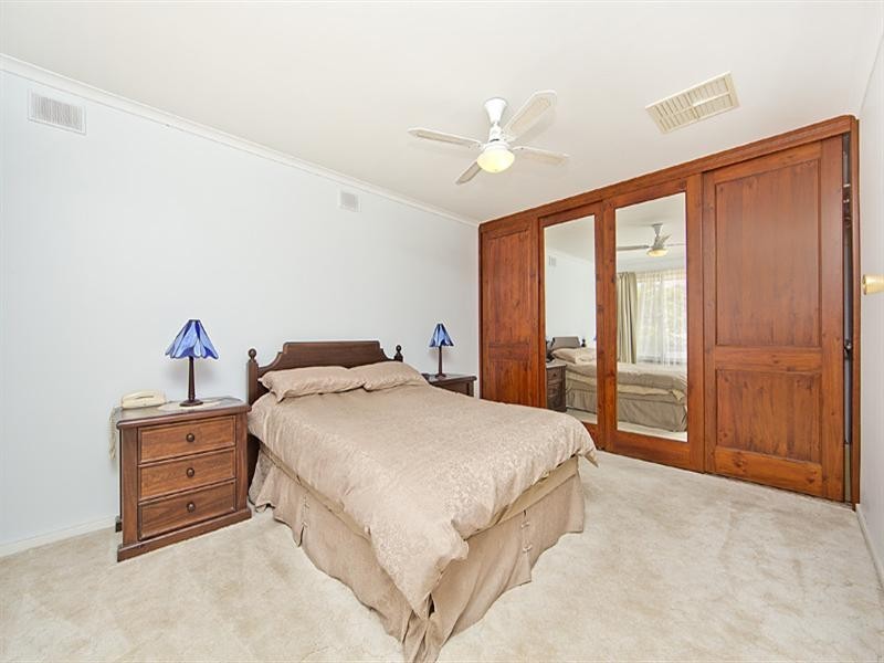 9 Rutherglen Avenue, Valley View SA 5093