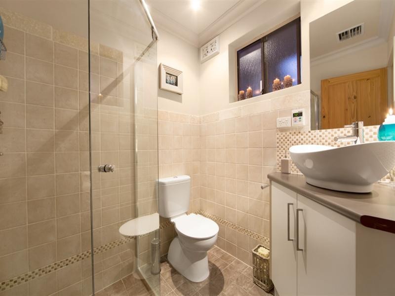 11 Hinkler Crescent, Modbury Heights SA 5092