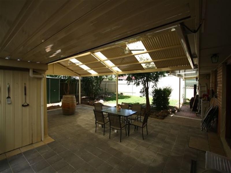 15 Nottingham Crescent, Valley View SA 5093