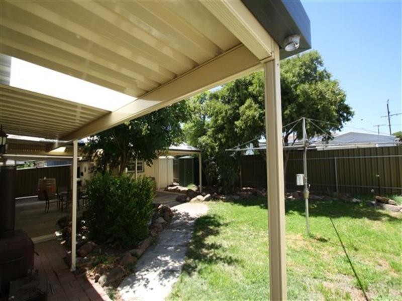 15 Nottingham Crescent, Valley View SA 5093