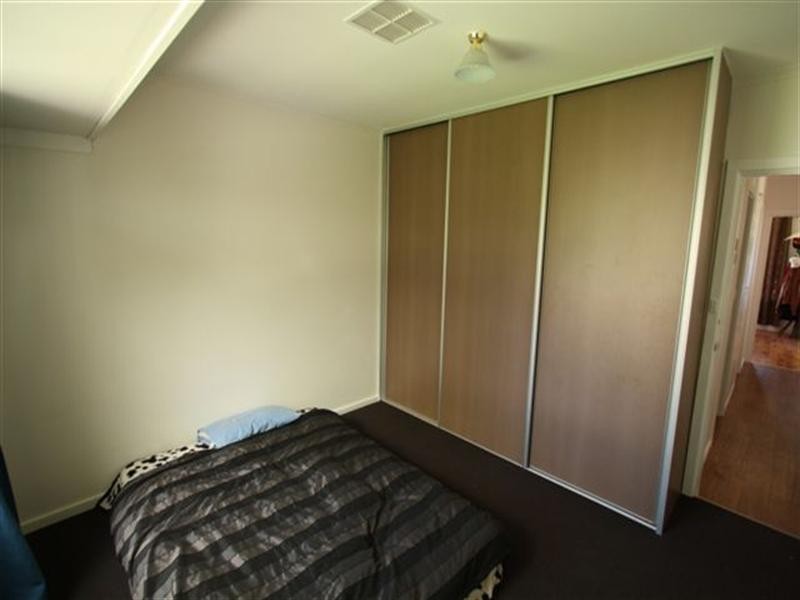15 Nottingham Crescent, Valley View SA 5093
