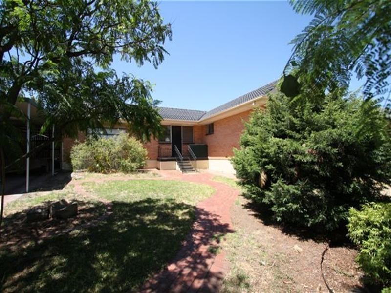 15 Nottingham Crescent, Valley View SA 5093