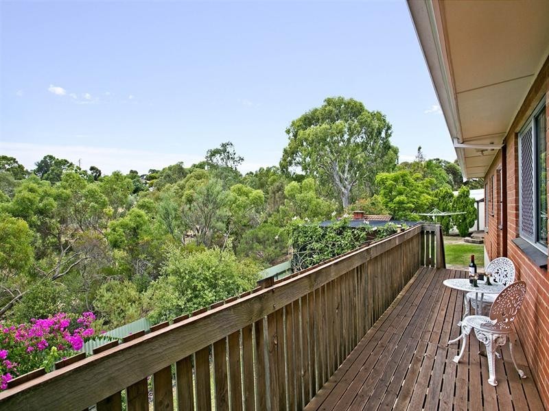4 Grantham Place, Valley View SA 5093