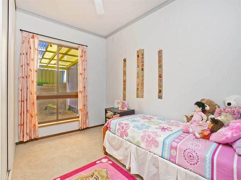 2 Gaylard Crescent, Redwood Park SA 5097