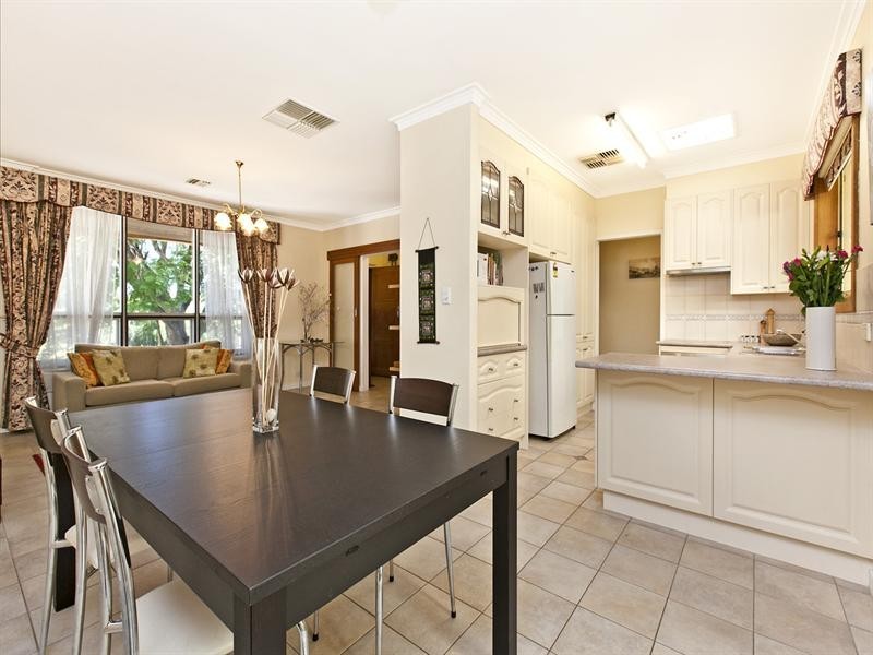 44 Flockhart Avenue, Valley View SA 5093