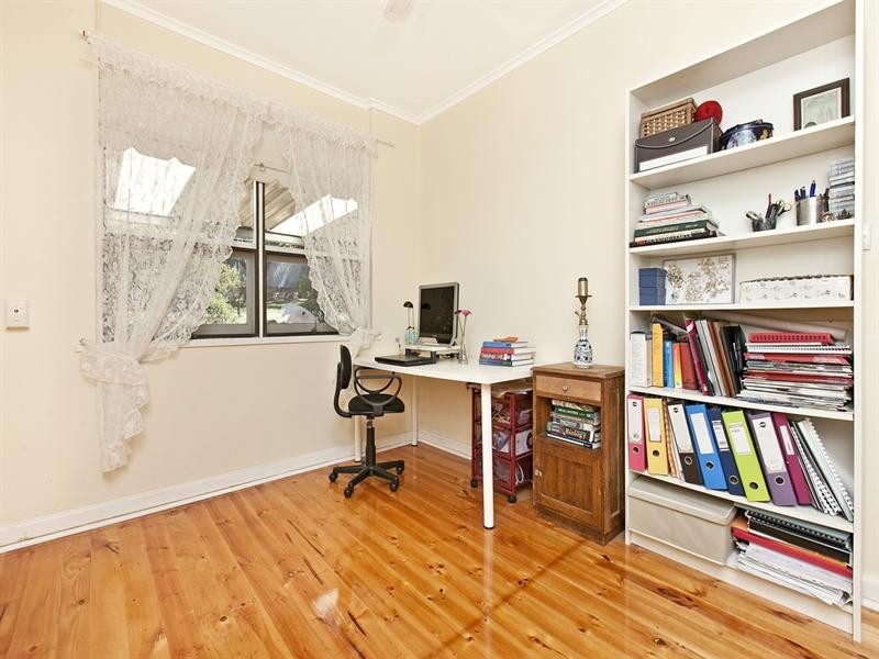 44 Flockhart Avenue, Valley View SA 5093