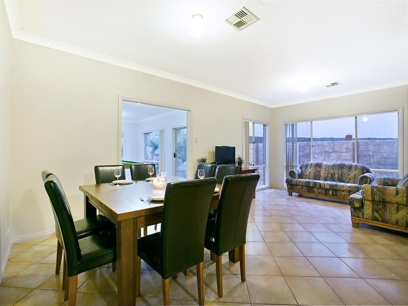 33 Parkway Avenue, Walkley Heights SA 5098