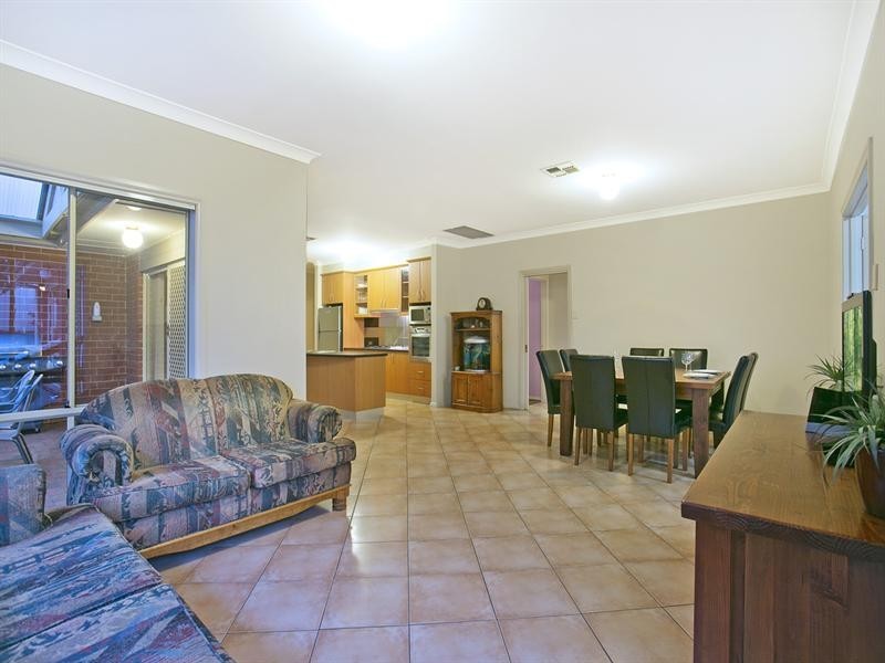 33 Parkway Avenue, Walkley Heights SA 5098