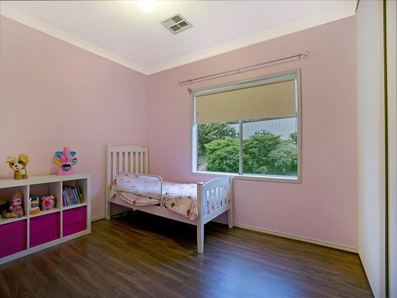 33 Parkway Avenue, Walkley Heights SA 5098